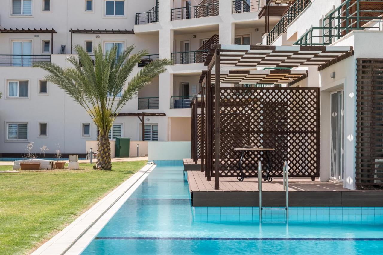 Thalassa Beach Family & Waterpark Resort Vokolidha Екстериор снимка