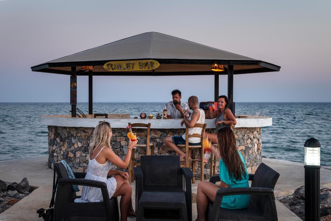 Thalassa Beach Family & Waterpark Resort Vokolidha Екстериор снимка