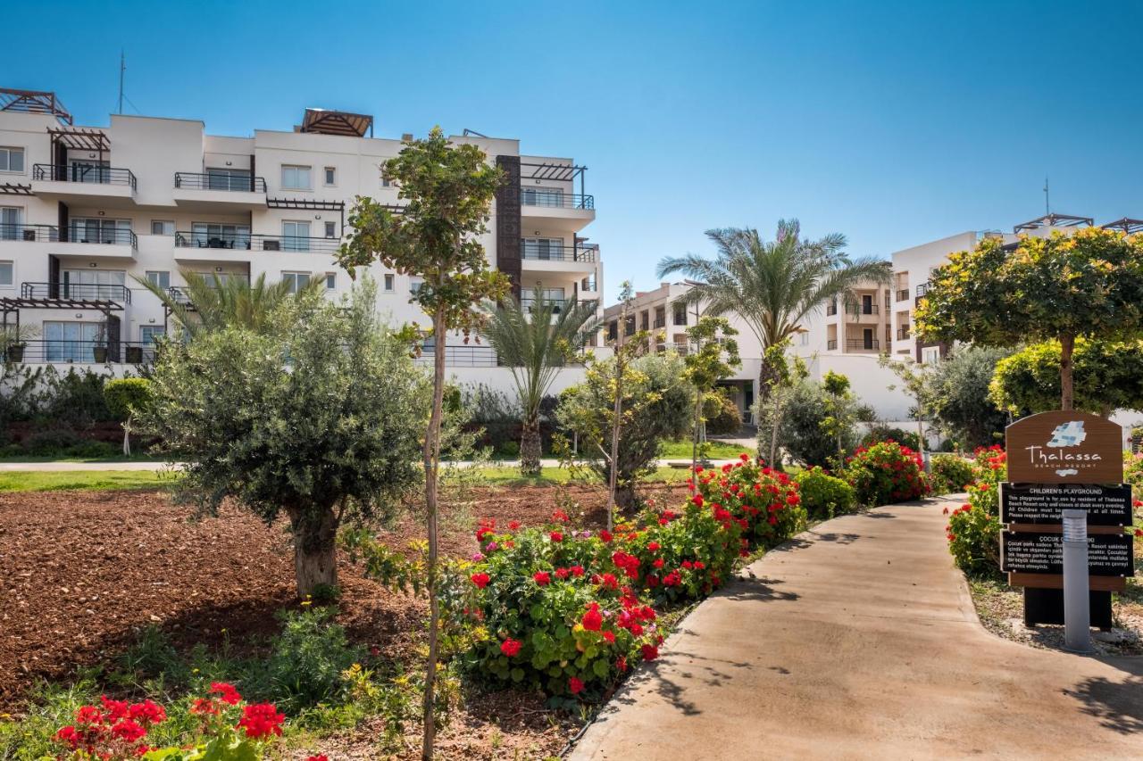 Thalassa Beach Family & Waterpark Resort Vokolidha Екстериор снимка