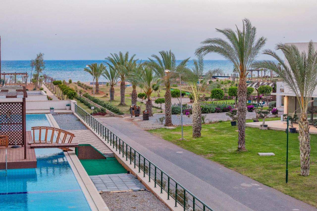 Thalassa Beach Family & Waterpark Resort Vokolidha Екстериор снимка