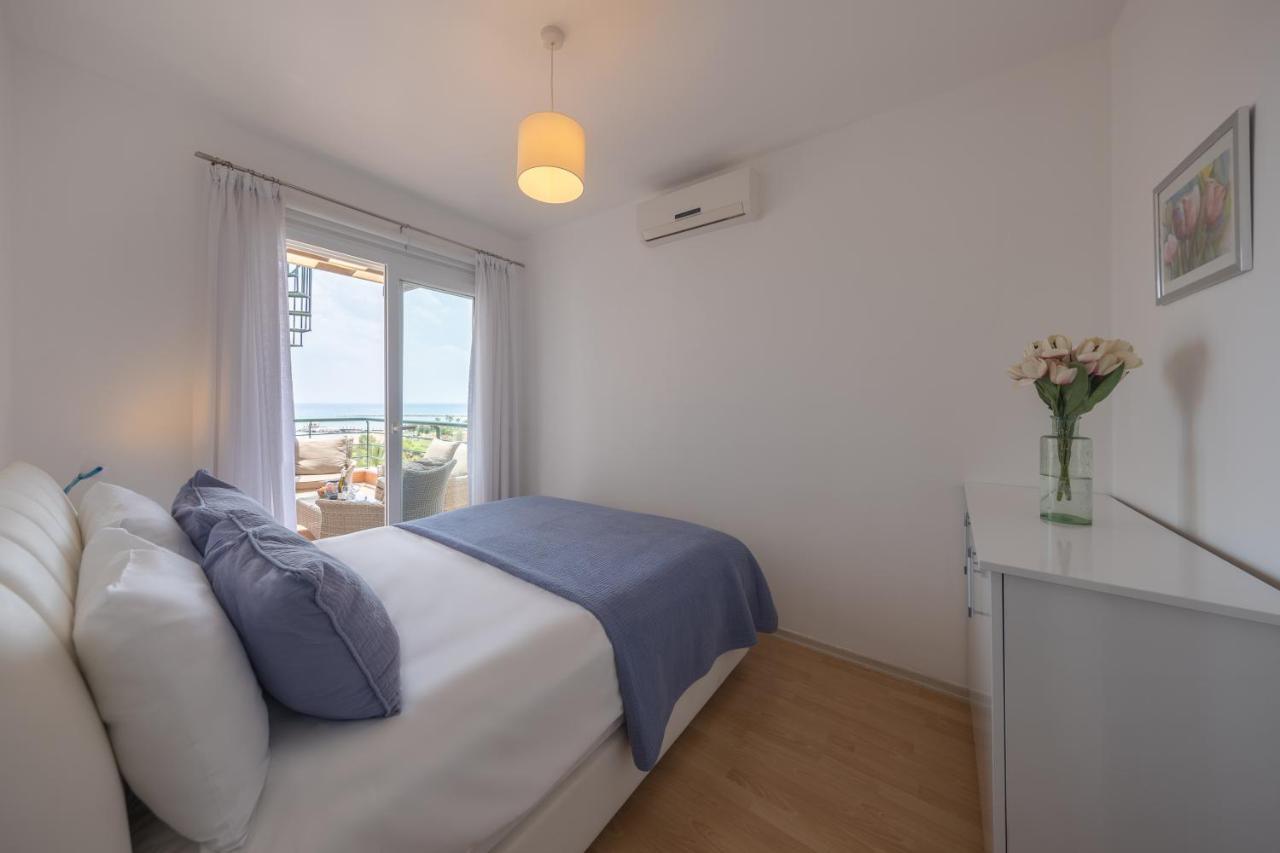 Thalassa Beach Family & Waterpark Resort Vokolidha Екстериор снимка