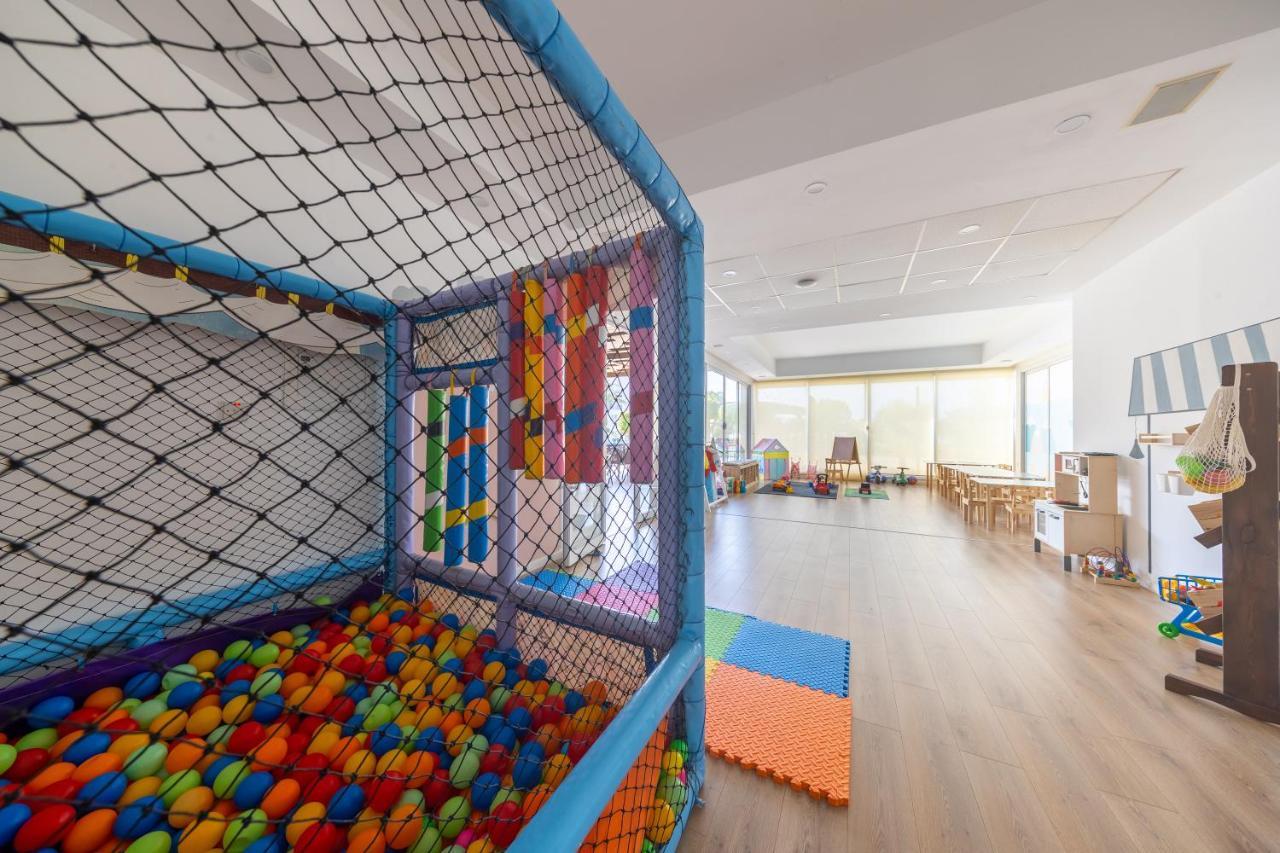 Thalassa Beach Family & Waterpark Resort Vokolidha Екстериор снимка