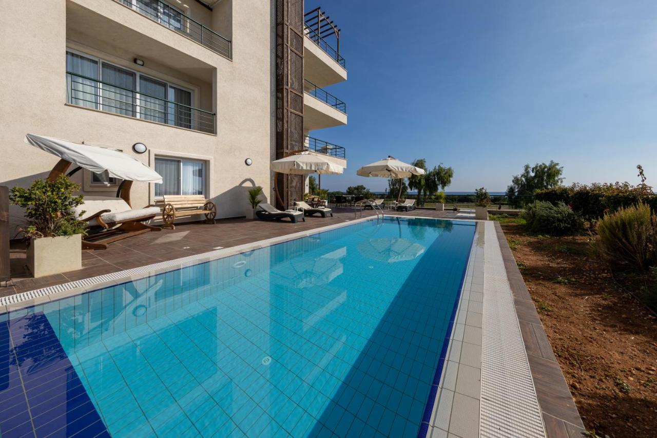 Thalassa Beach Family & Waterpark Resort Vokolidha Екстериор снимка